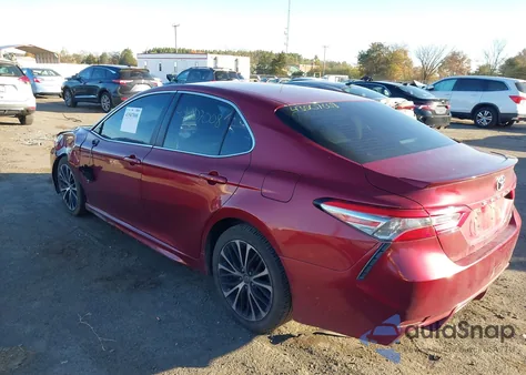 2018 Toyota Camry Se z USA, uszkodzony, nr VIN 4T1B11HK6JU599641